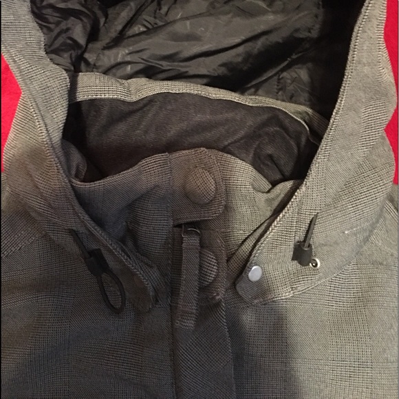 Like new! - Columbia omni-tech long winter coat - Picture 9 of 15